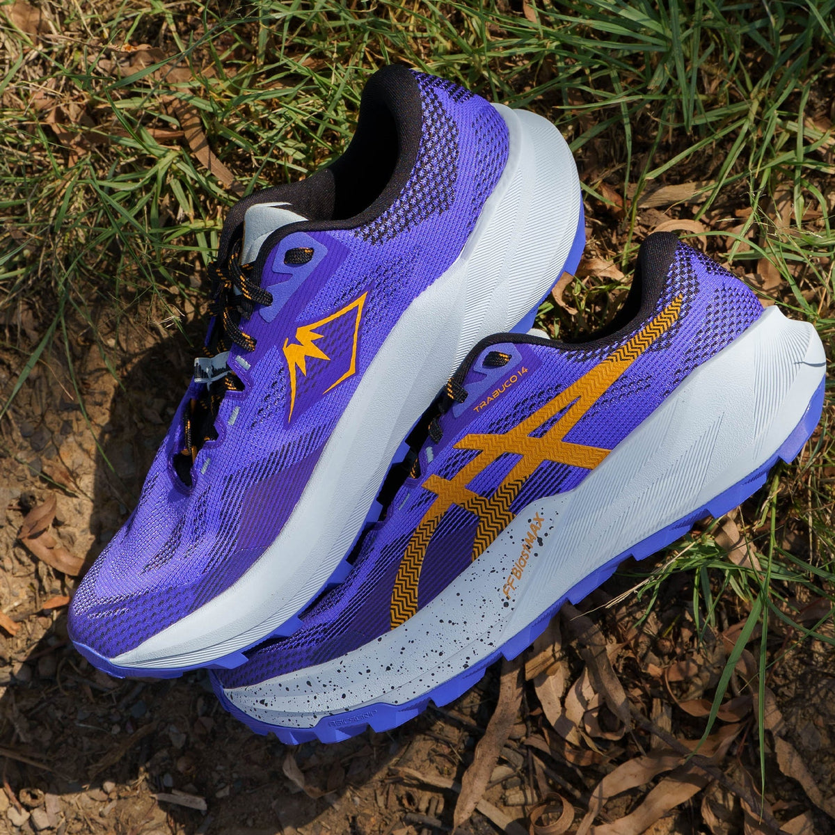 Mens ASICS Trabuco 14