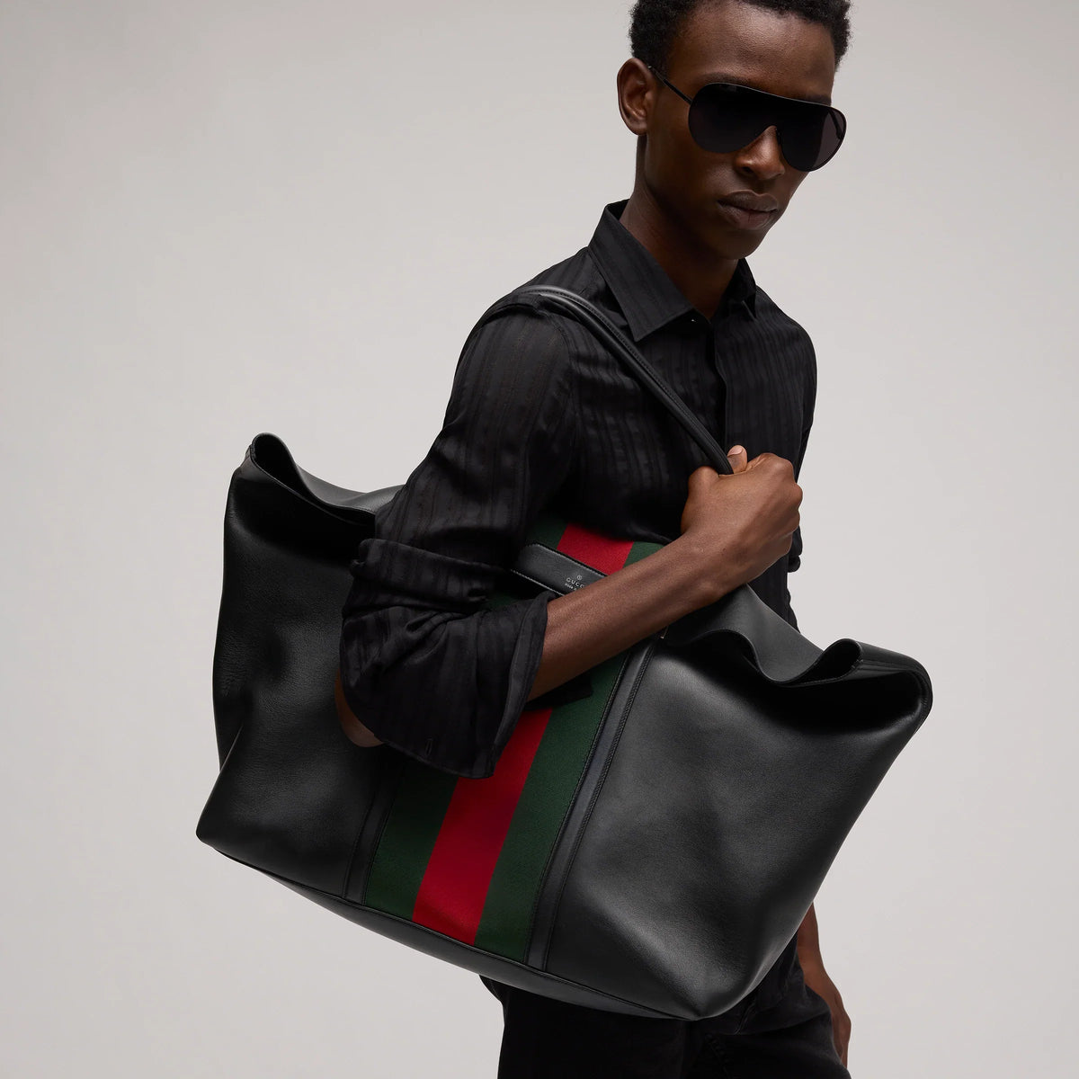 Mega Web Trademark medium duffle bag